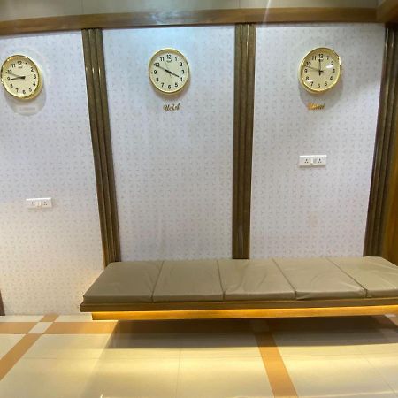 Hotel Bkc Crown - Near Trade Centre, Visa Consulate 뭄바이 외부 사진