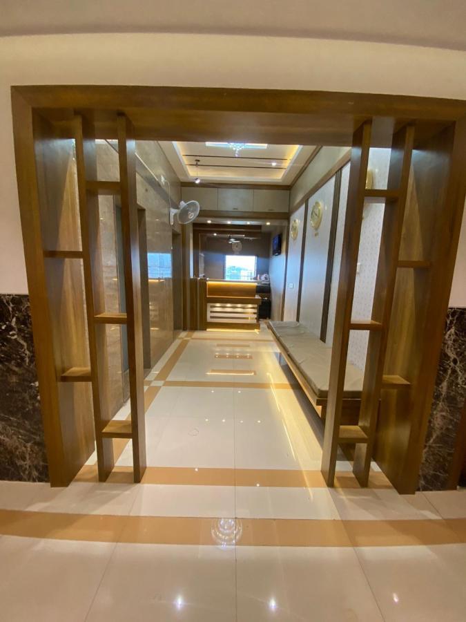 Hotel Bkc Crown - Near Trade Centre, Visa Consulate 뭄바이 외부 사진