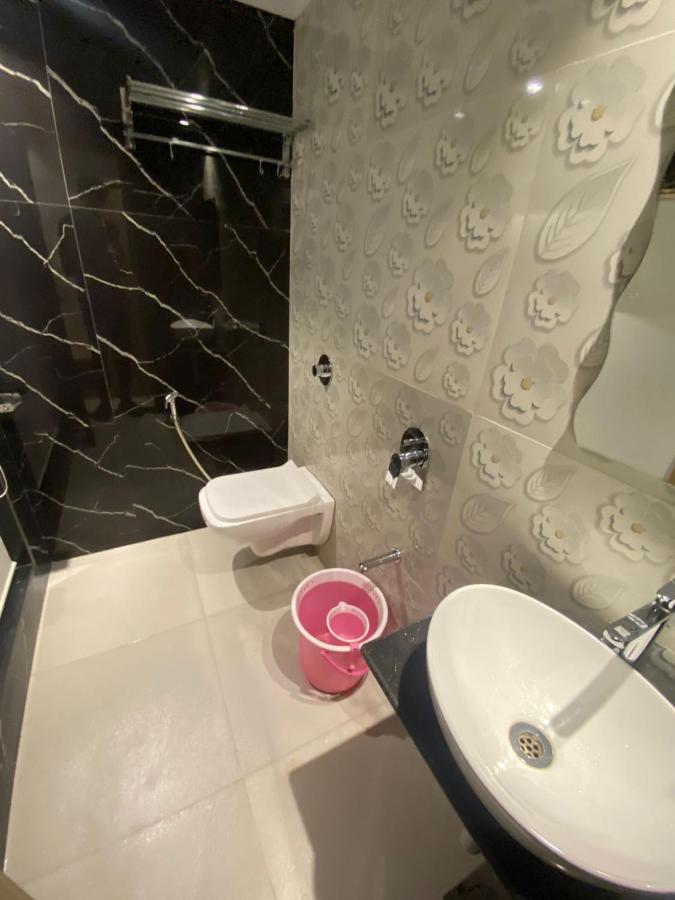 Hotel Bkc Crown - Near Trade Centre, Visa Consulate 뭄바이 외부 사진