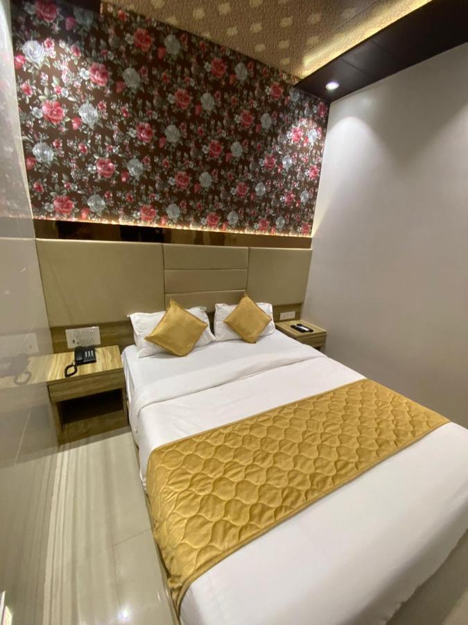 Hotel Bkc Crown - Near Trade Centre, Visa Consulate 뭄바이 외부 사진