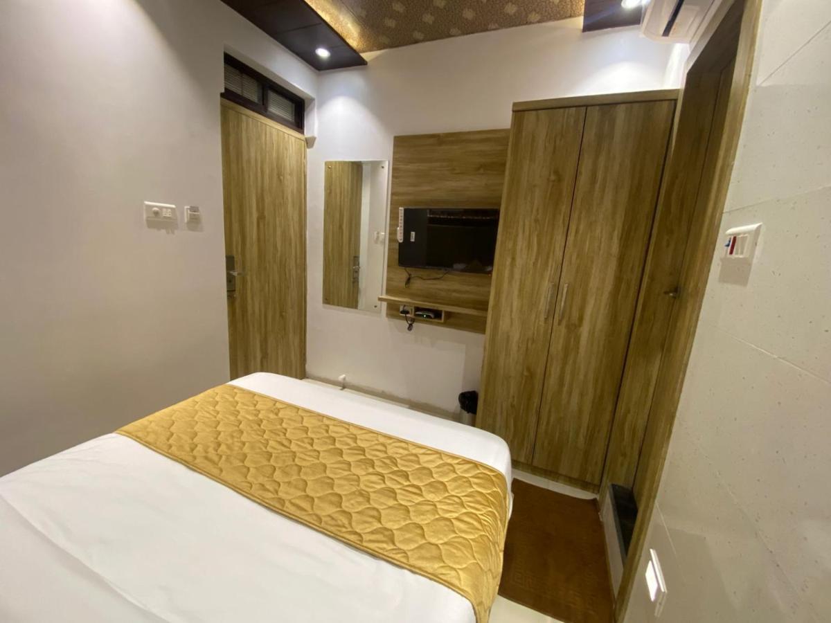 Hotel Bkc Crown - Near Trade Centre, Visa Consulate 뭄바이 외부 사진